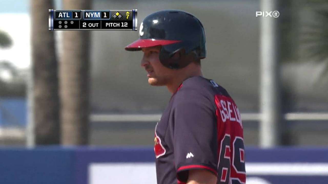 Braves lose Medlen to injury in loss to Mets