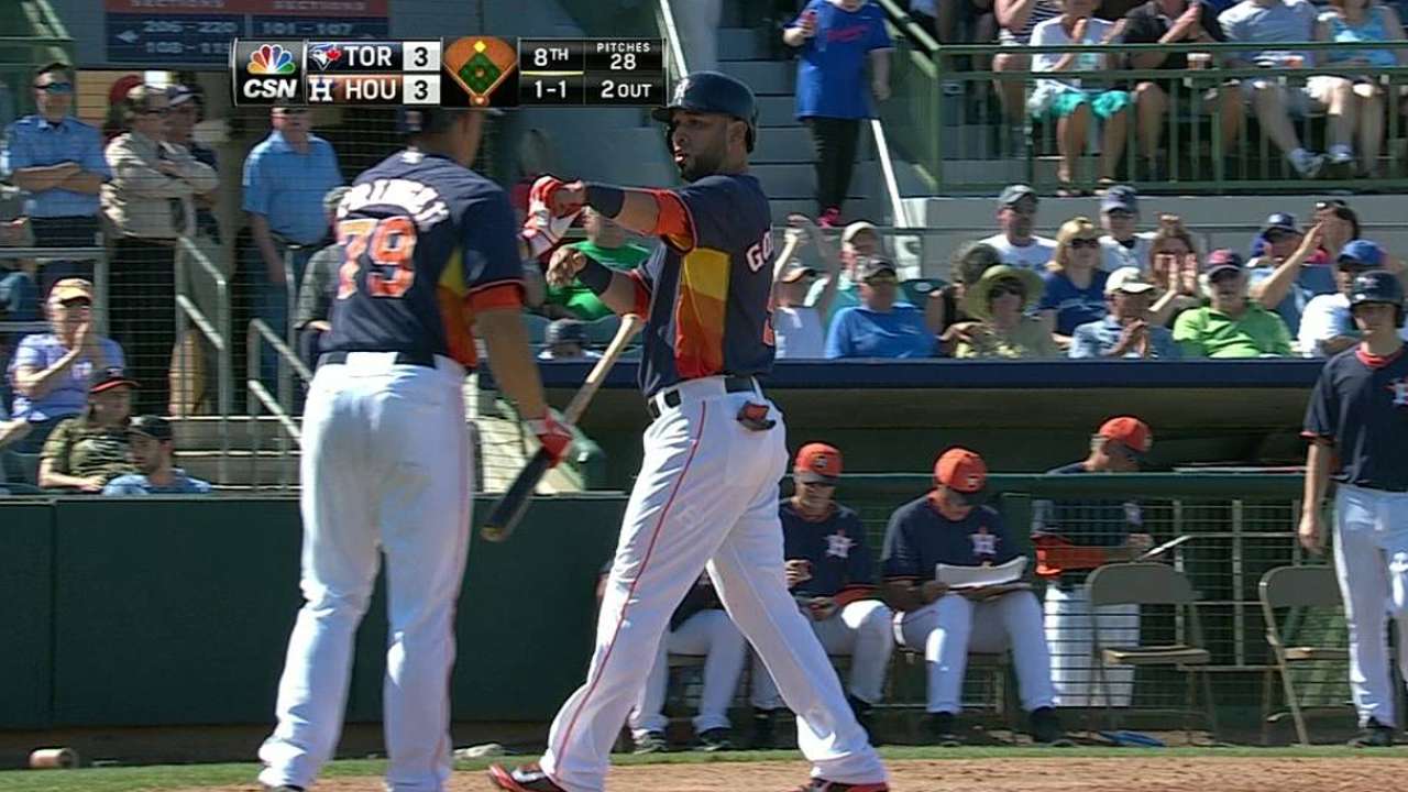 Perez's RBI single breaks late tie in Astros' victory