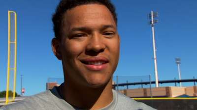 Walker throws, says shoulder 'feels really good'