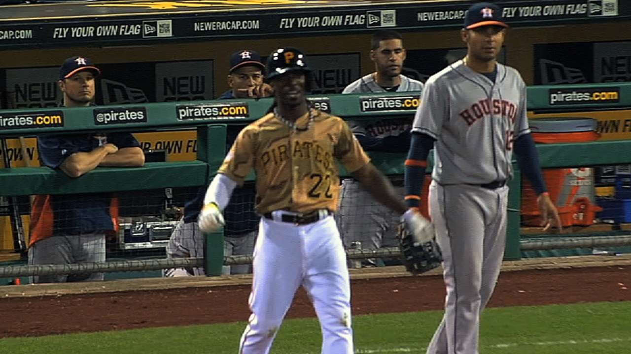 McCutchen goes deep to continue torrid spring hitting