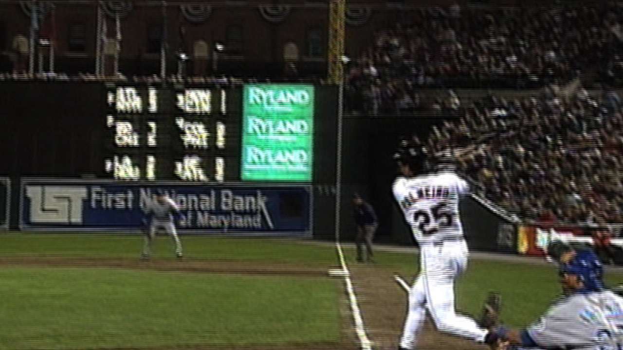 Palmeiro's solo shot