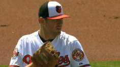 Tillman sharp, Davis homers in win over Yanks