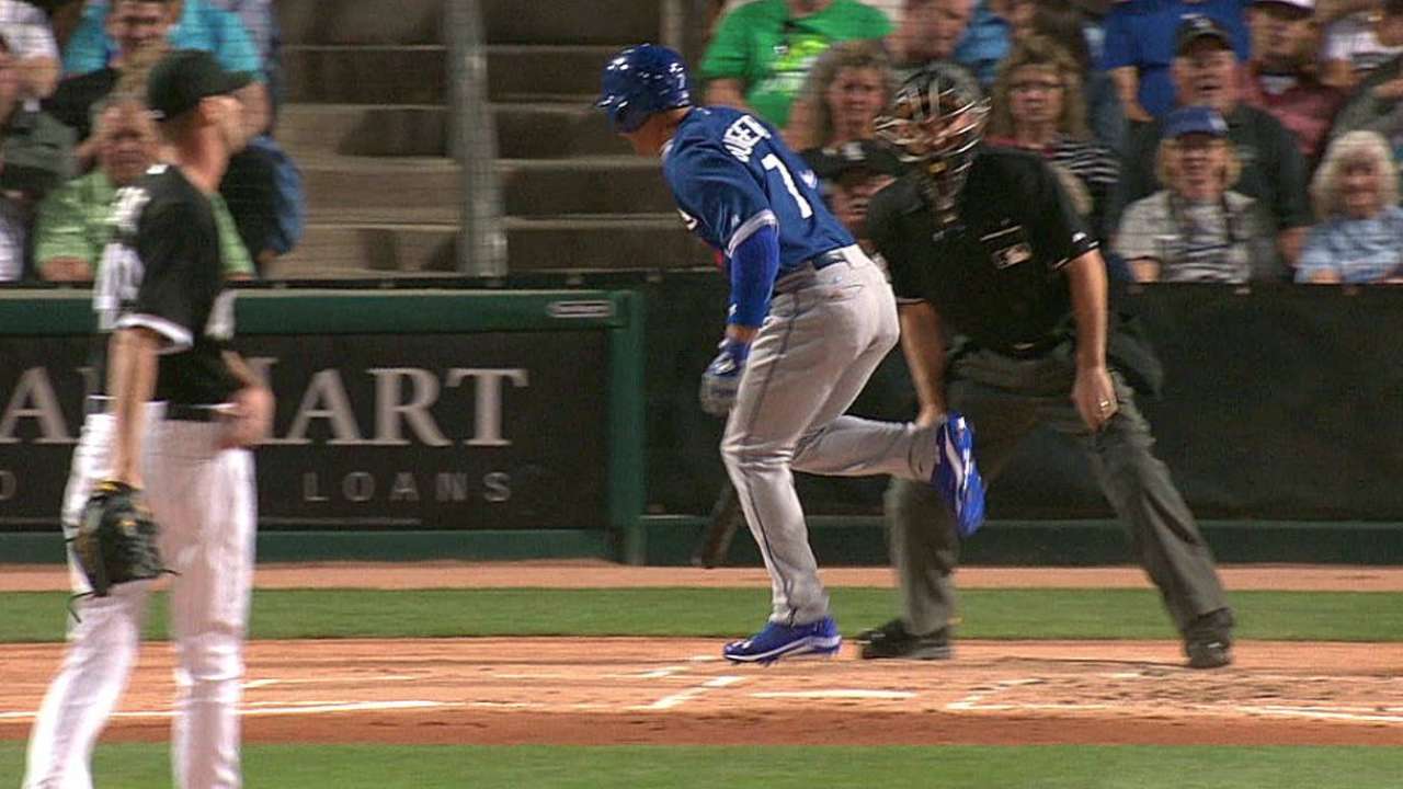 Kershaw gives up five runs, fans five in last spring start