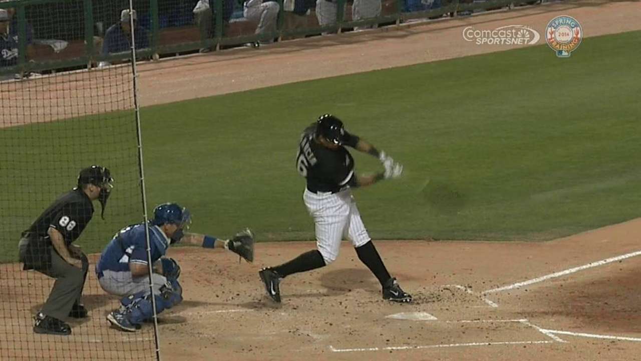 Mexicano Urías, Dodgers dominan a los Padres