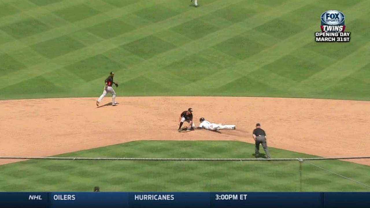 White Sox claim catcher Brantly off waivers