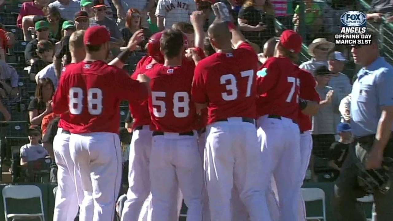 Calhoun hits walk-off homer in Hamilton's debut