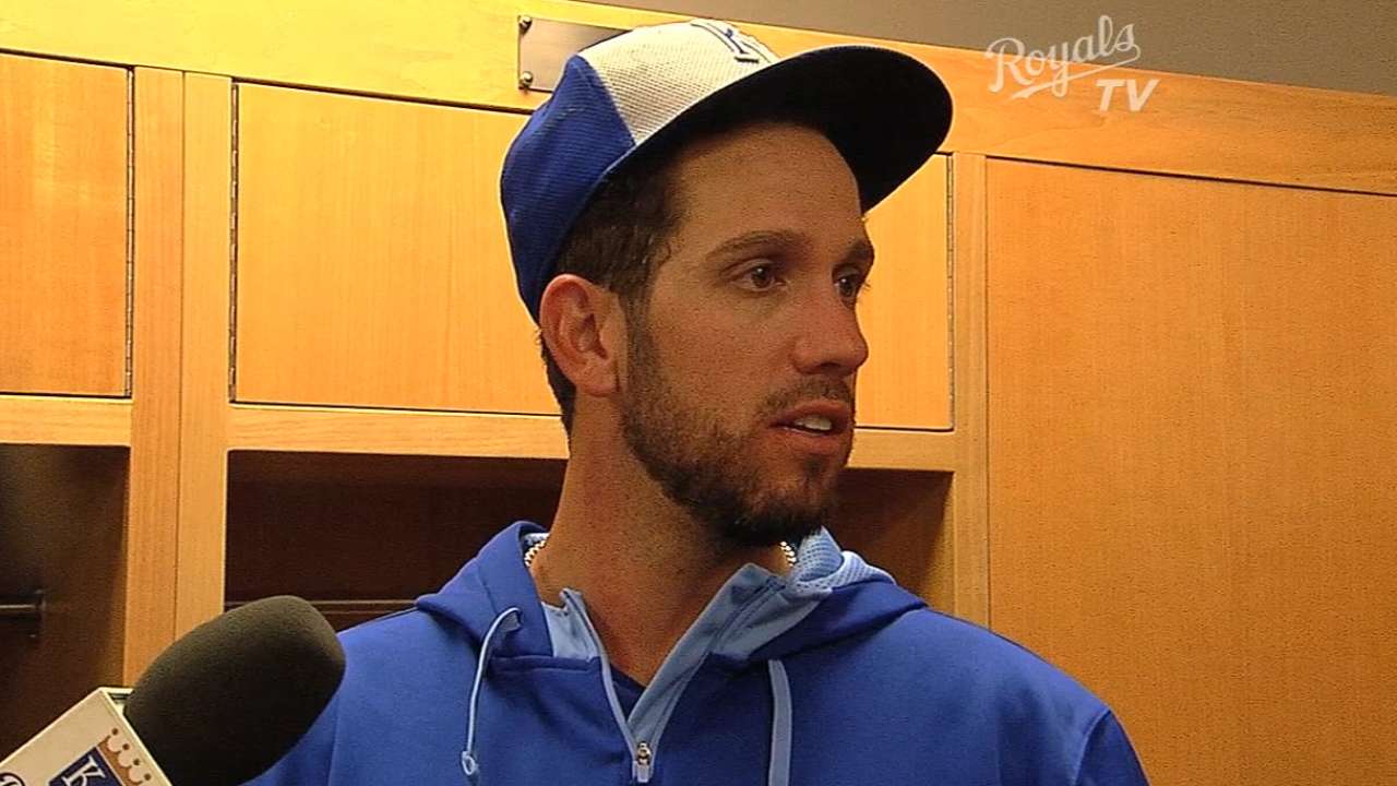 Shields gives up three homers in Royals' loss to Reds