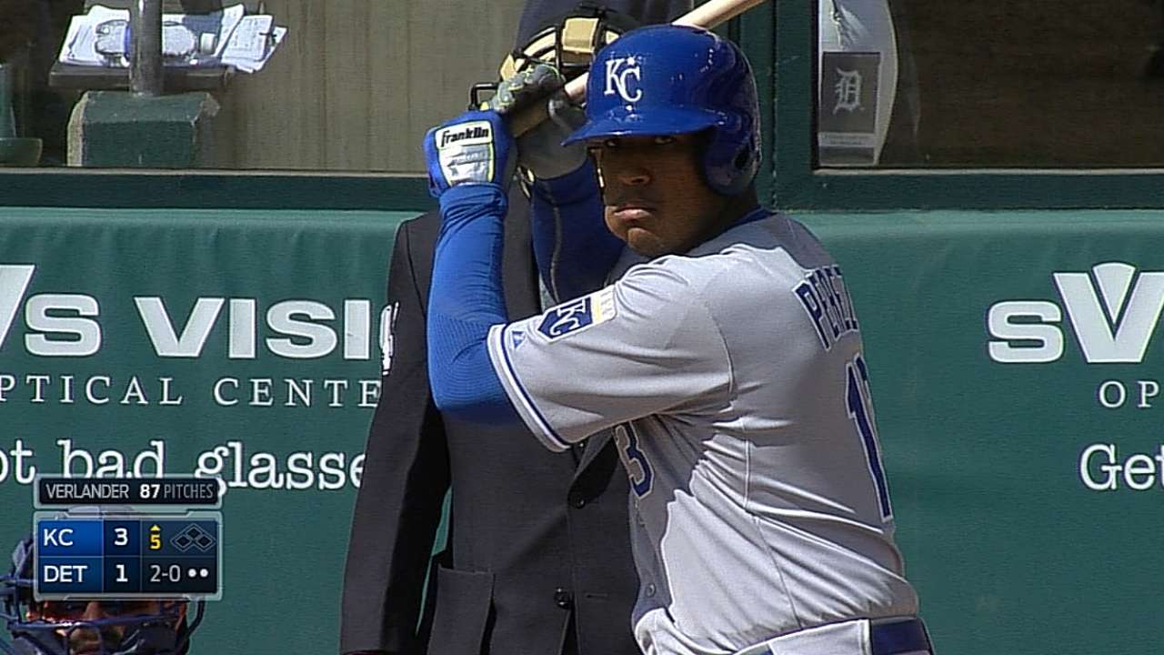 Yost rates Salvy among MLB's elite catchers