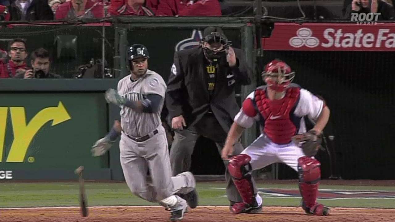 Focused Cano opens Mariners chapter