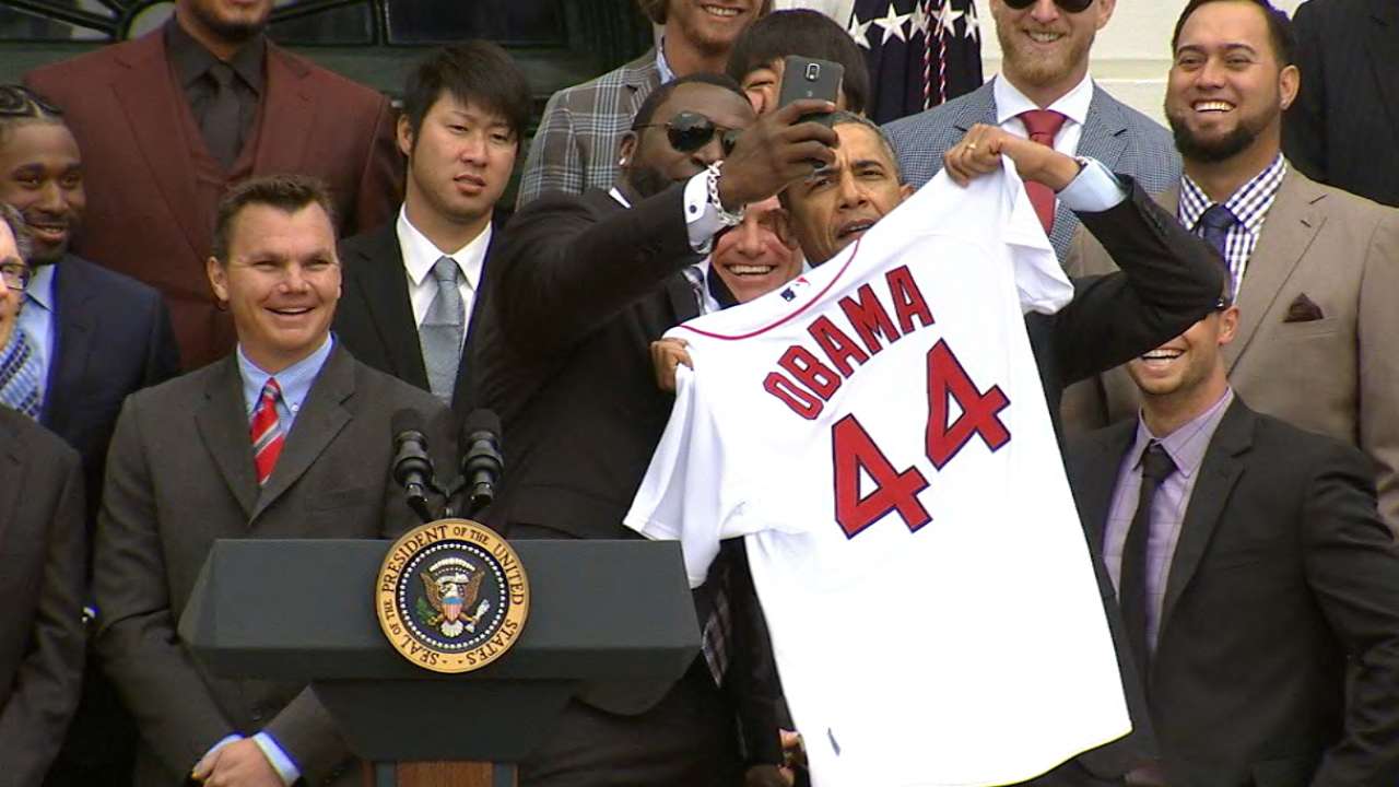 Ortiz beaming after selfie, vows it was spontaneous