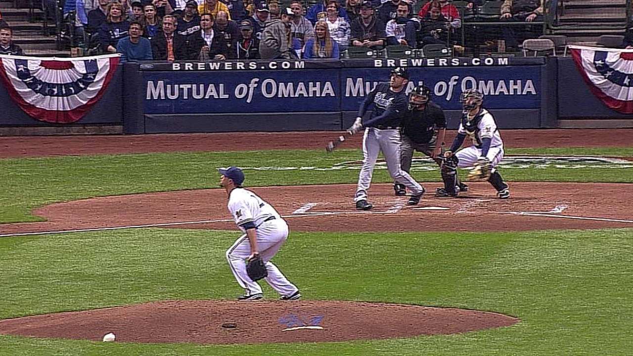 Bravos se imponen en Milwaukee con tres jonrones