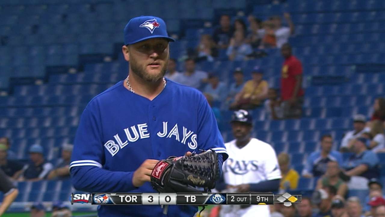 Buehrle fans 11 in gem, Bautista homers twice in win