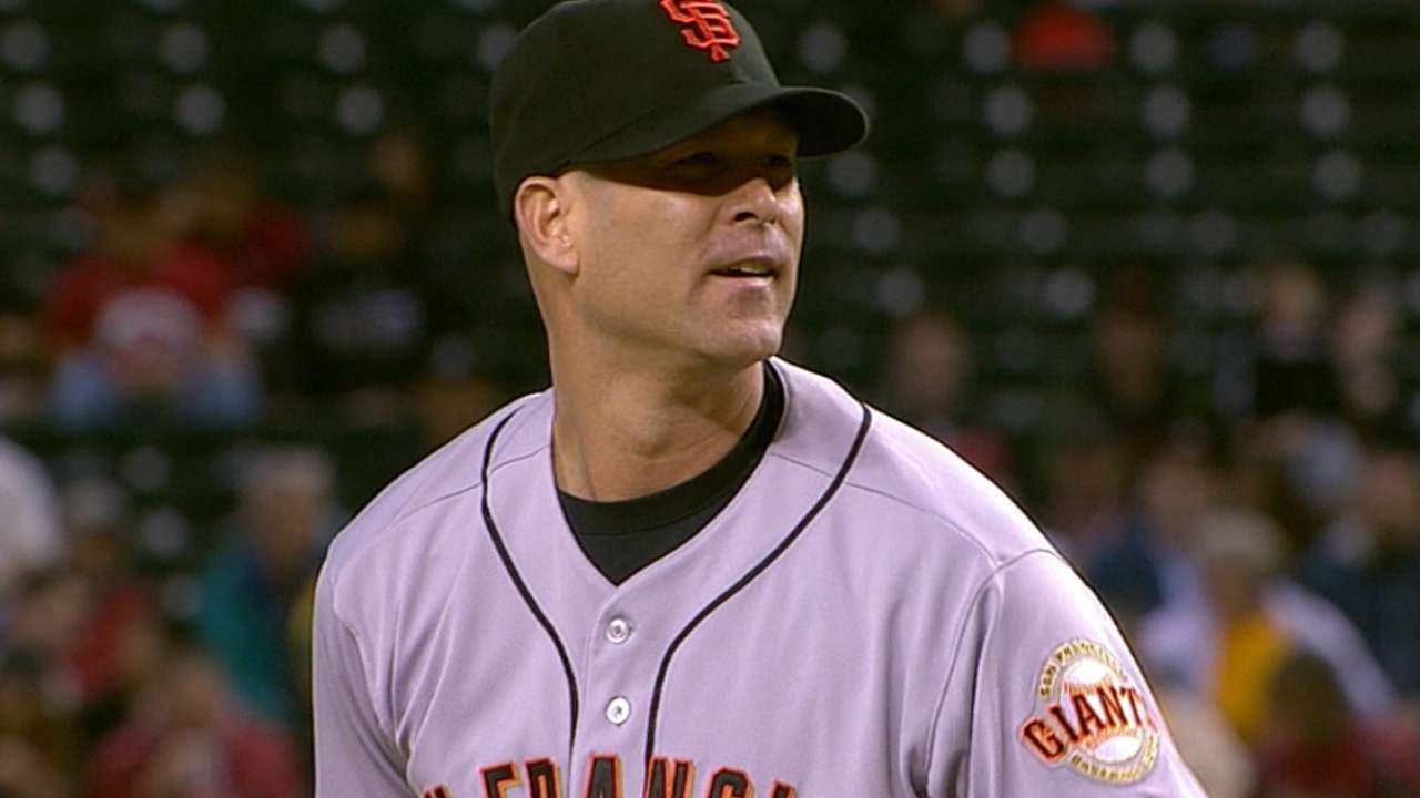 Hudson dominates D-backs to win Giants debut