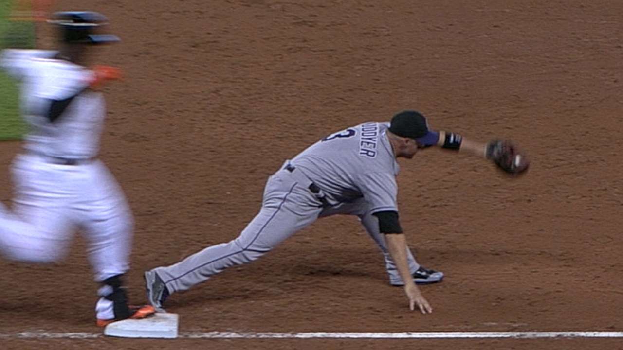 Rockies' Weiss unsuccessful on first replay challenge