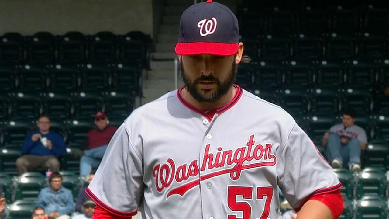 Roark, bates ayudaron a Nacionales a barrer a Mets