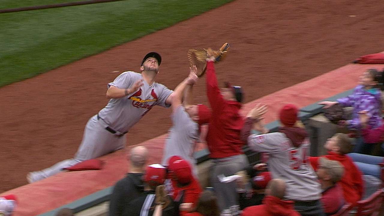 Adams shrugs off foul-ball incident with fan