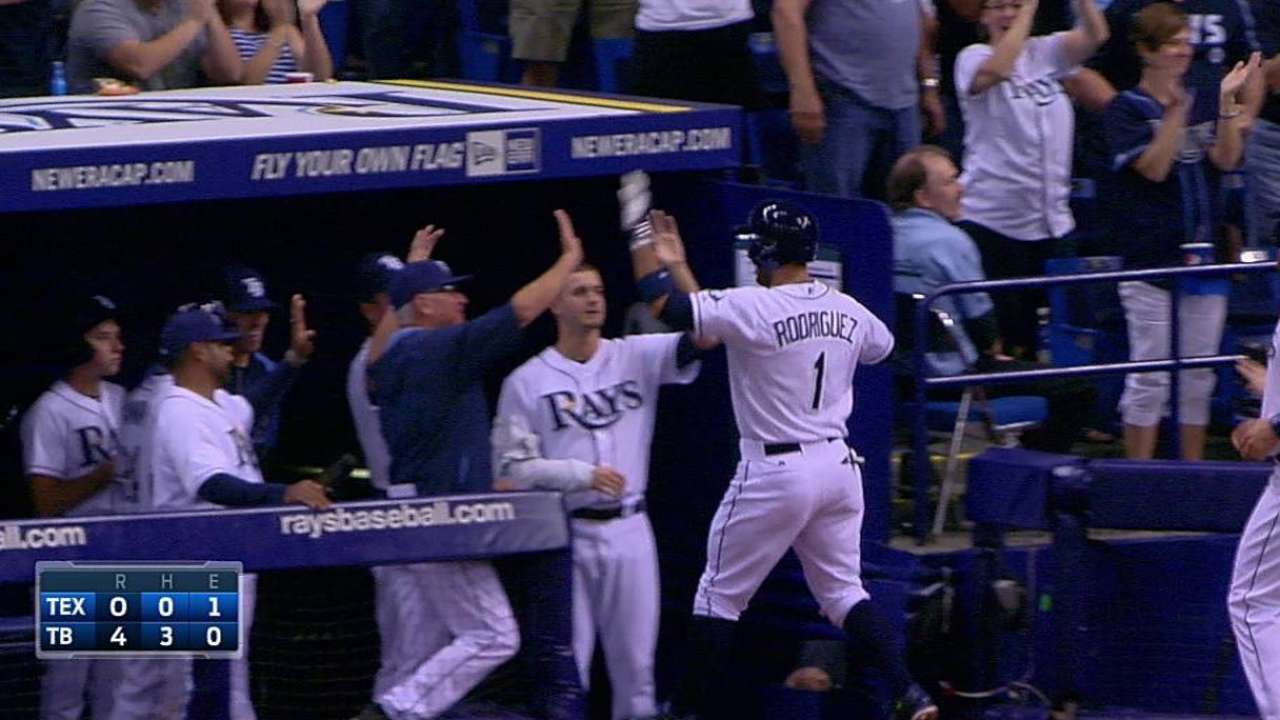 Rodríguez remolca 4 y Rays le pegan a Rangers