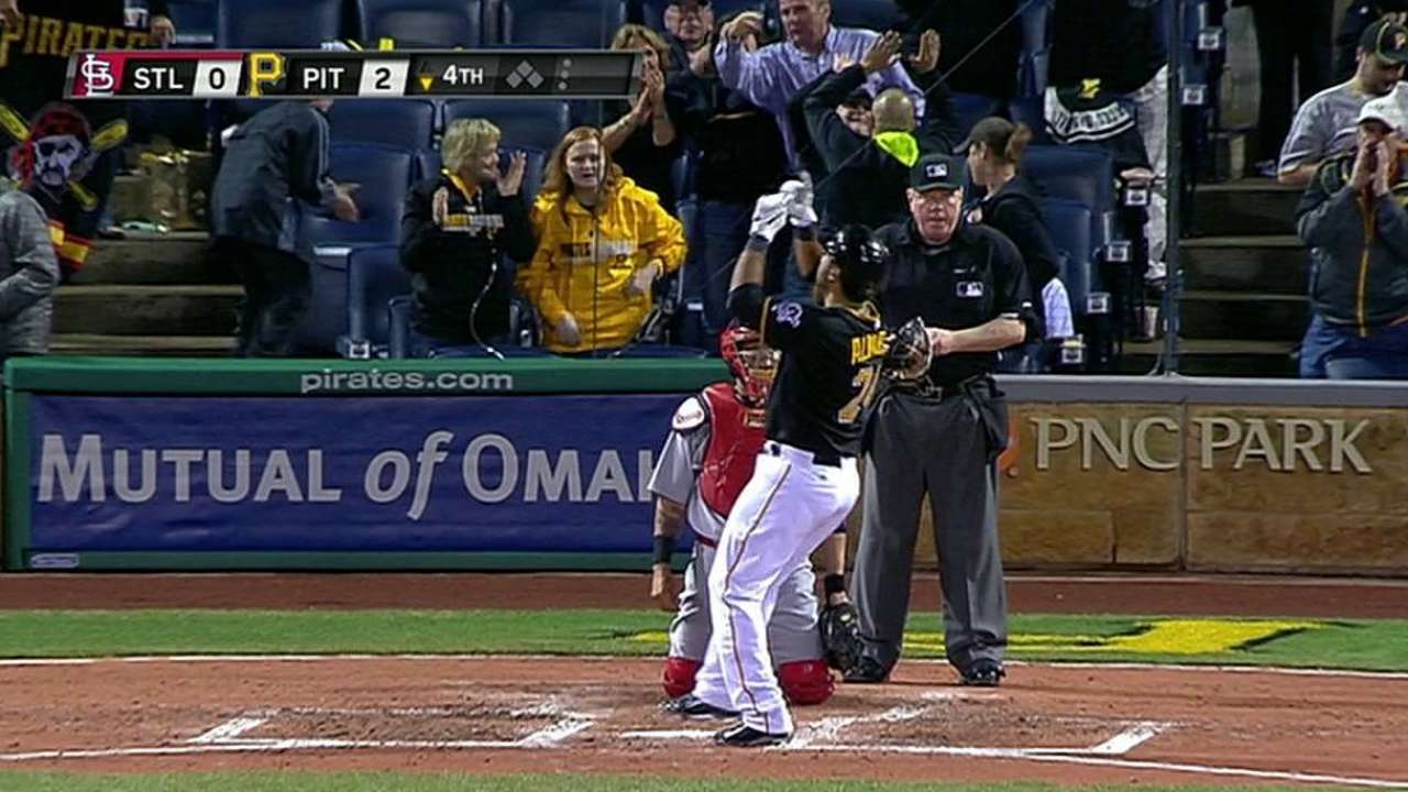 Álvarez se destapa y Piratas apalean a Cardenales