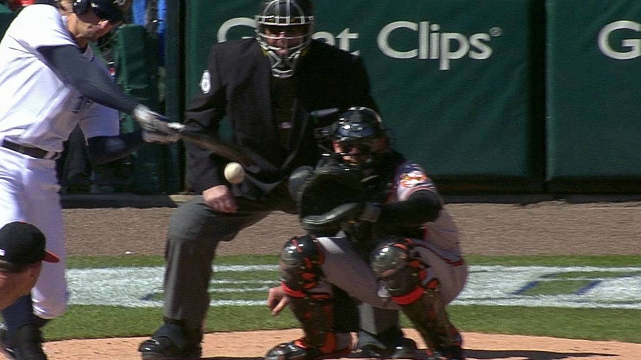 Kelly gets in some work against O's