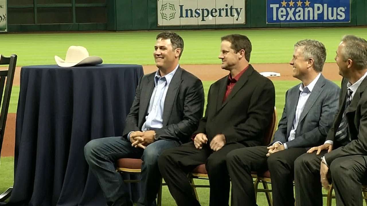 Oswalt, Berkman officially retire as Astros