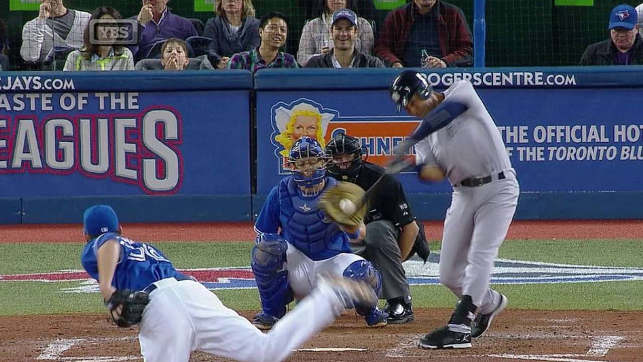 Career hit No. 3,320 moves Jeter past Molitor