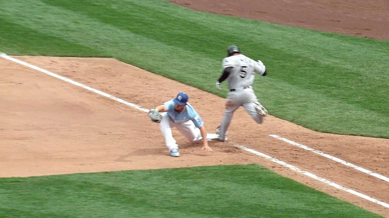 Royals win first challenge in finale with Sox