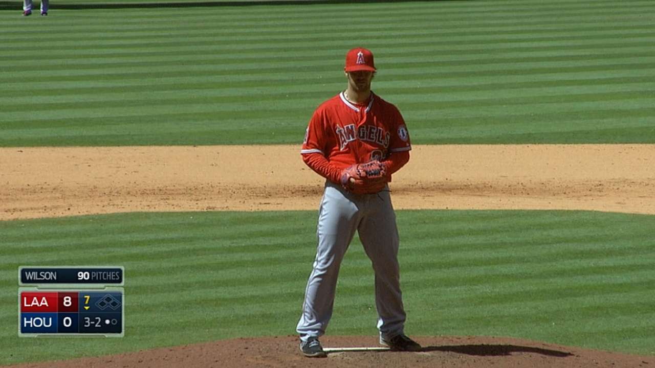Wilson knuckles down to dominate Astros
