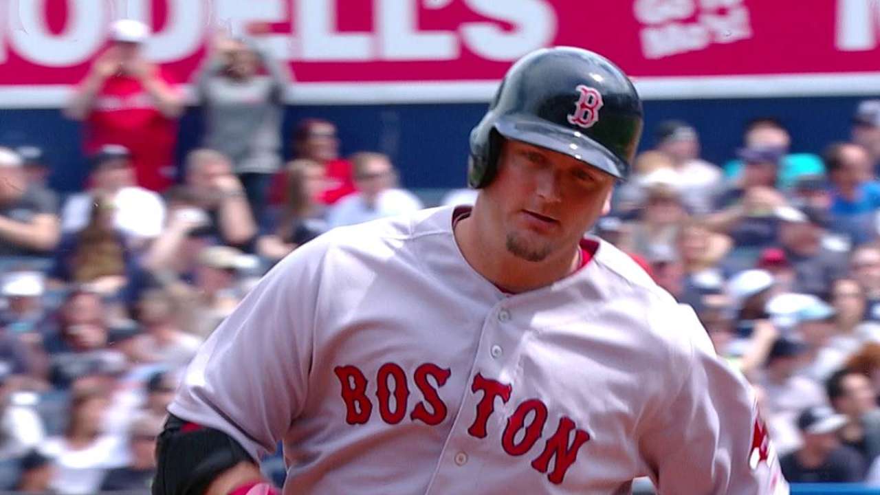 Pierzynski honors Hawk by wearing No. 40