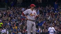 Brewers hit wall vs. Lynn as Cards hit over it