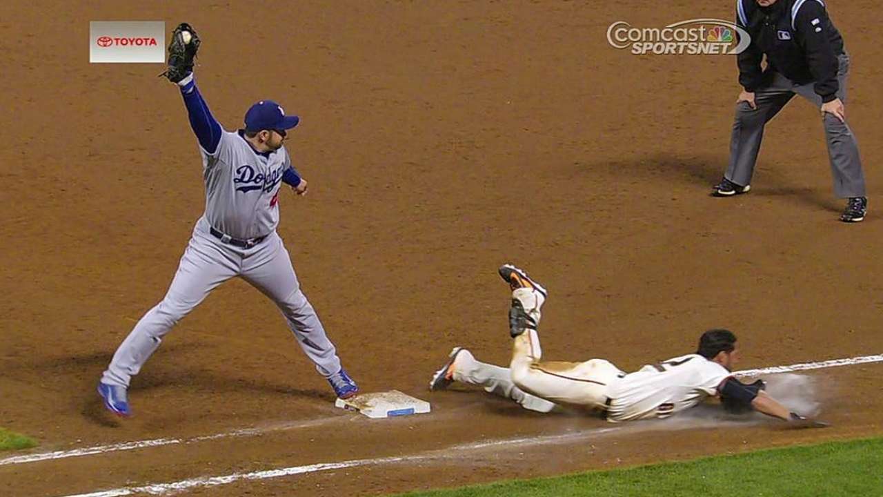 Giants win challenge in 10th inning vs. Dodgers