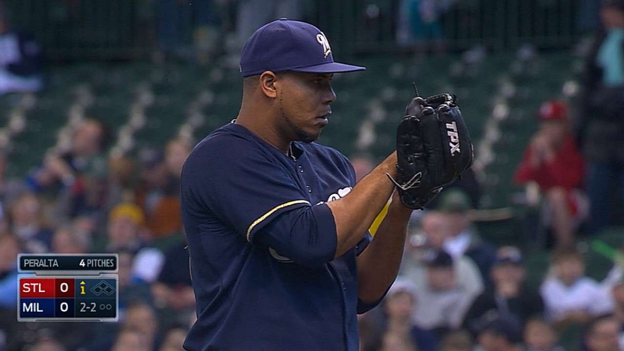 Wily Peralta guió a Cerveceros sobre Cardenales