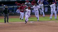 Martin's two-out hit gives Rangers a walk-off win