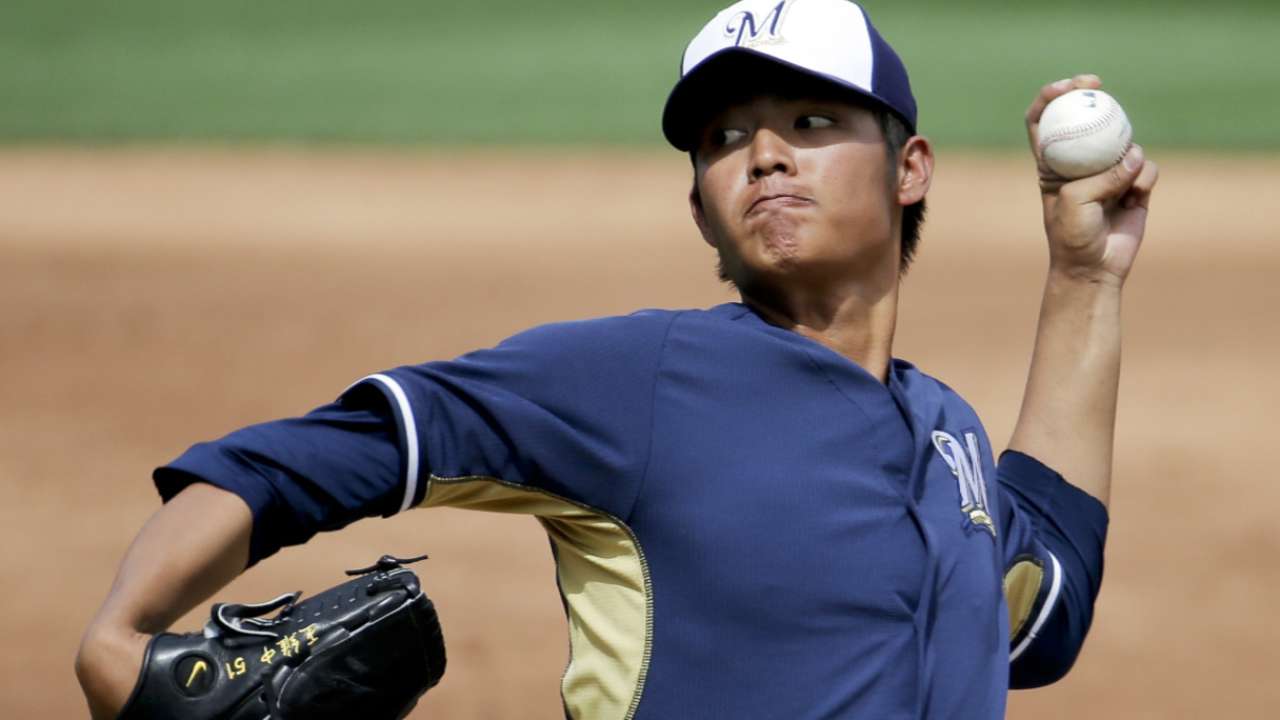 Brewers could have Rule 5 gem in lefty reliever Wang