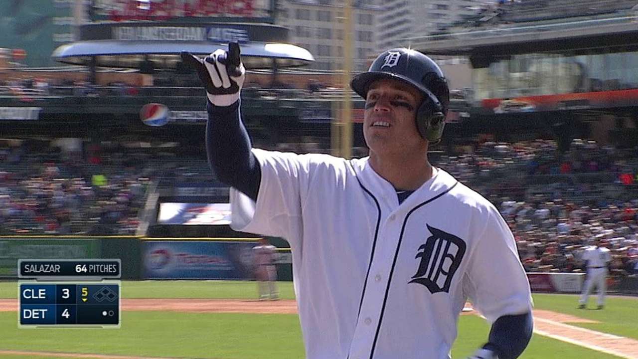 Tigres superan a Indios en gran tarde de Kinsler