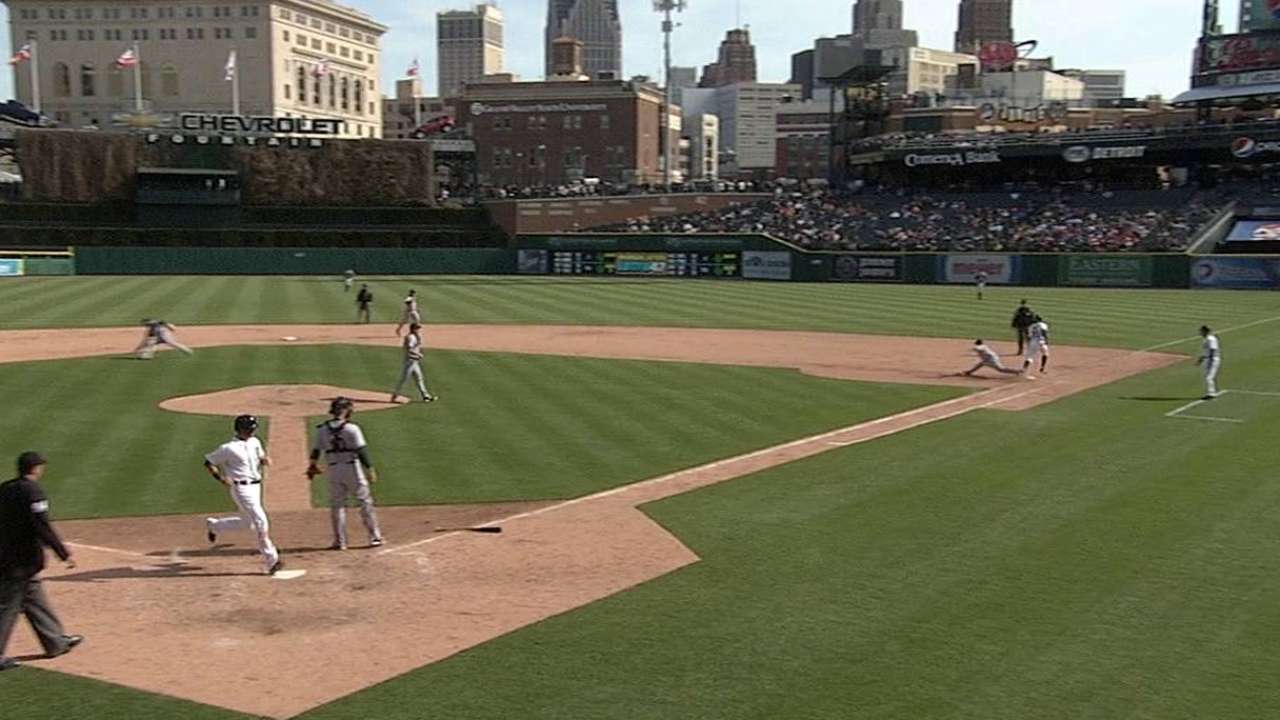 Davis back at leadoff with slew of lefties on deck