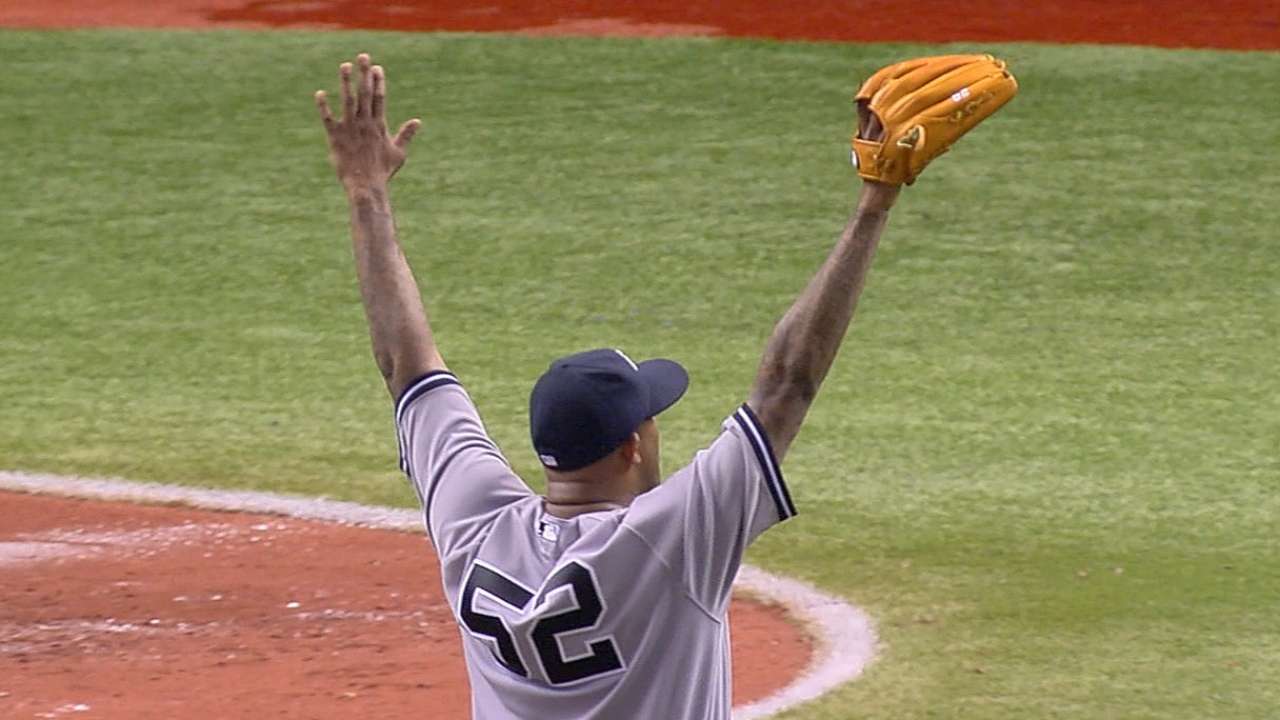 Sizemore's first time at first base an eventful one