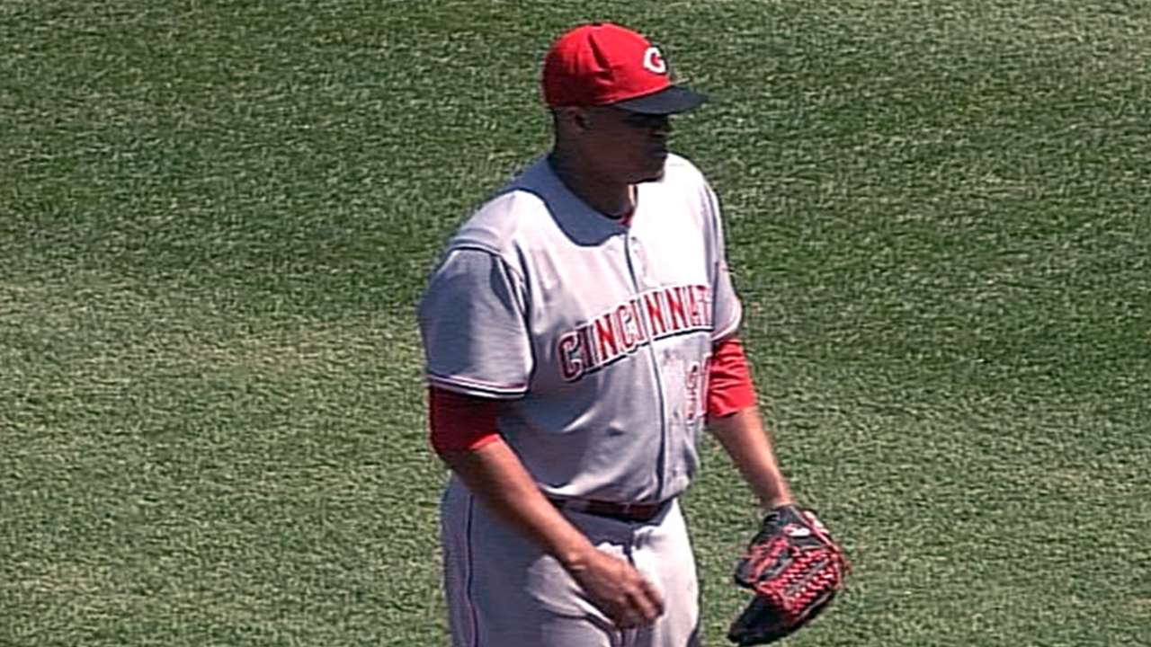 Simon has his say as Reds win Wrigley duel