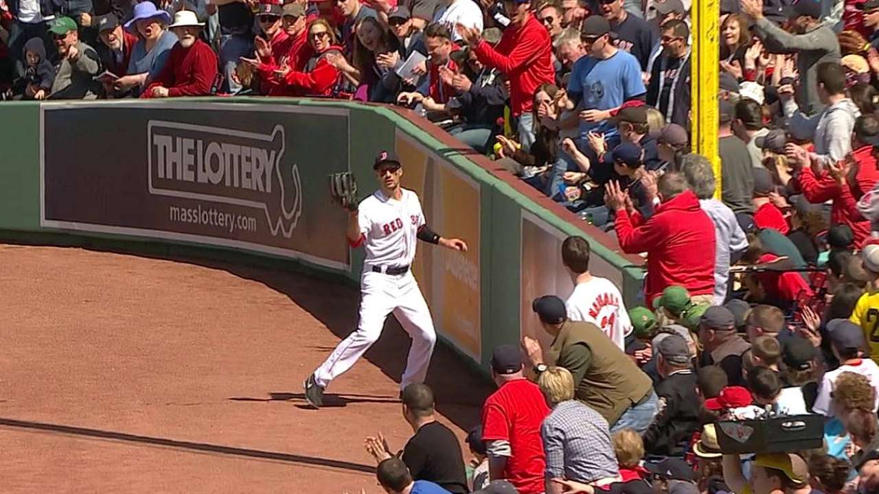 Sizemore makes first career appearance in right