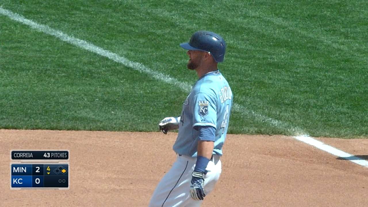 Royals ride five-run frame to fifth straight win