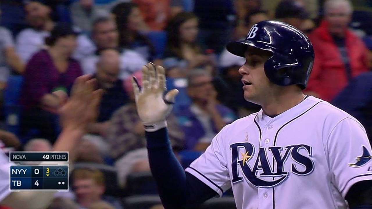 Longoria dio HR histórico en paliza de T.B. sobre N.Y.
