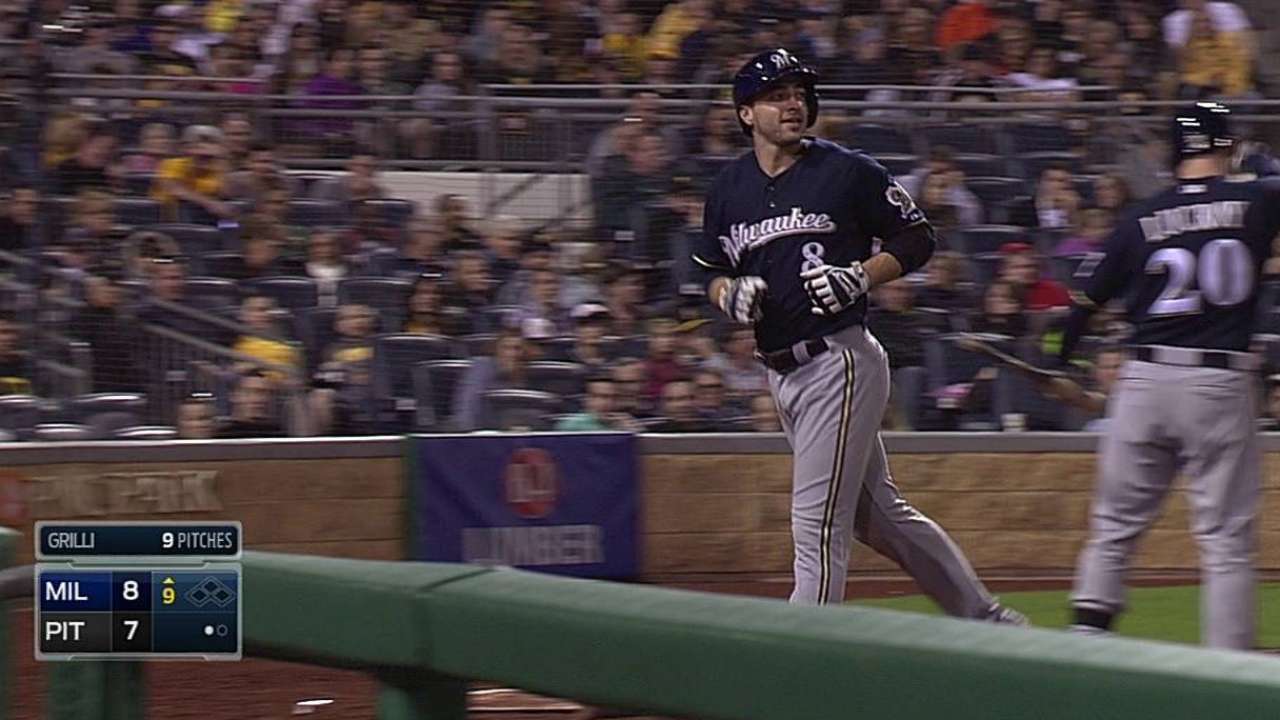 Braun pega 2 HR y Cerveceros superan a Piratas
