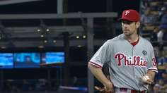 Lee retires 20 straight Dodgers in four-hit gem