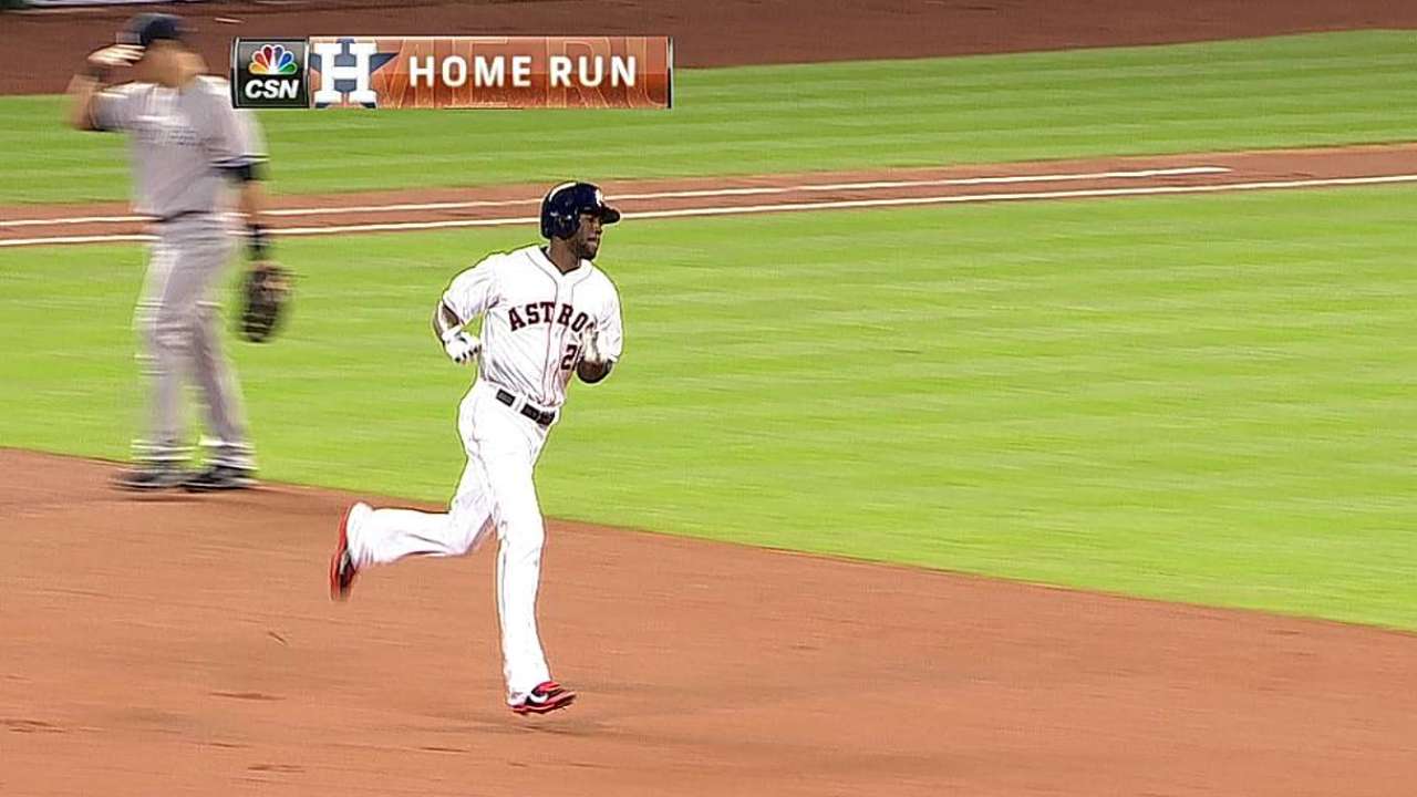 Fowler's feats, Cosart's arm have Astros 2-0
