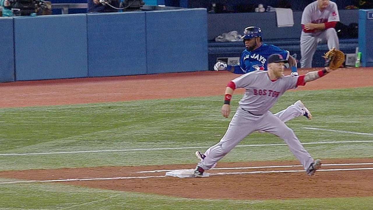 Red Sox win challenge on forceout in second inning