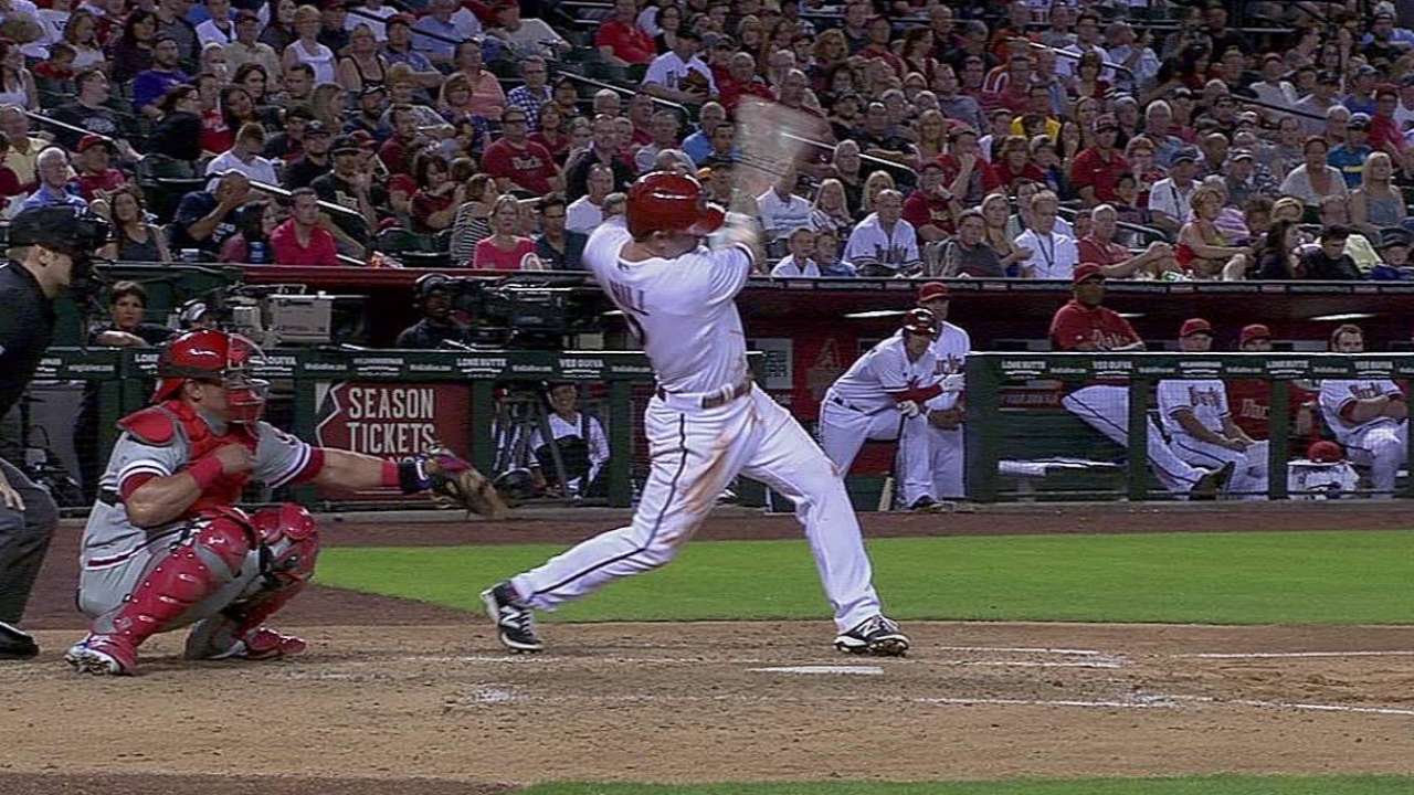 Collmenter y Hill ayudan a Arizona a derrotar a Filis