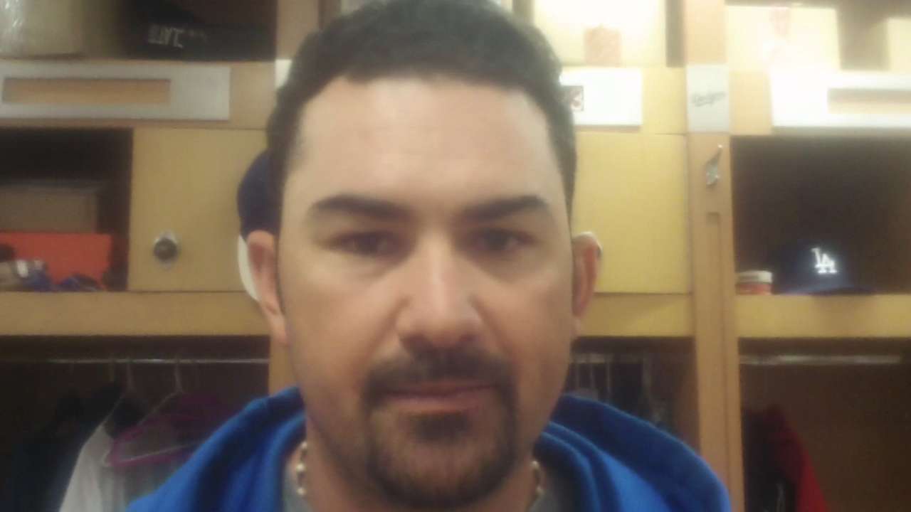 Adrián exhibe su tranquilidad de siempre en Dodgers