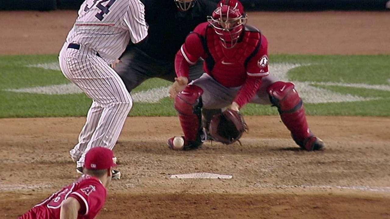 Wild pitch ayudó a Yankees a superar a Angelinos