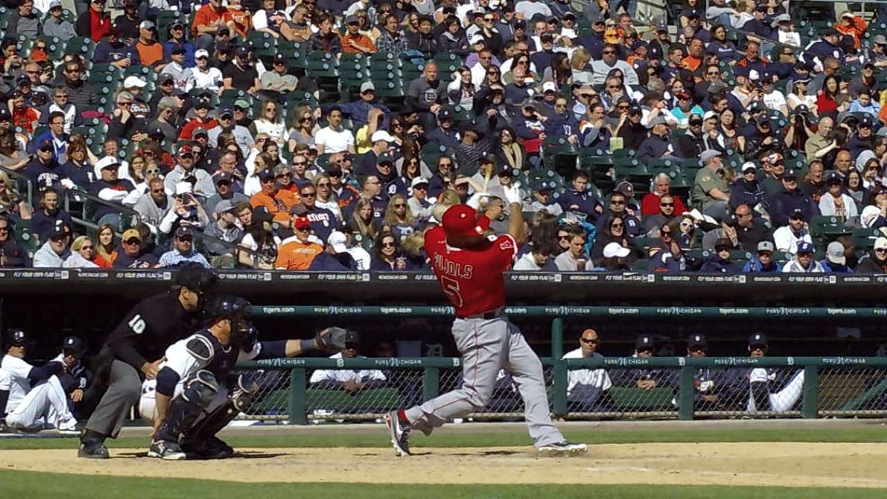 Calladamente, Pujols se acerca a los 500 jonrones