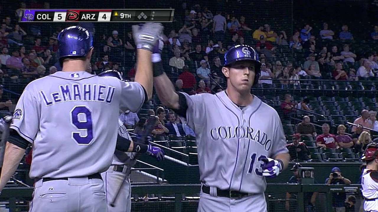 Rockies salen airosos con HR de Stubbs en la 9na