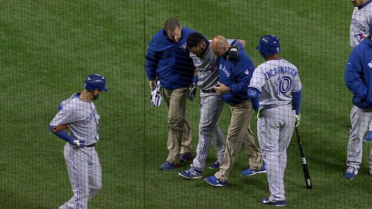 Melky sale del juego tras recibir pelotazo en K.C.